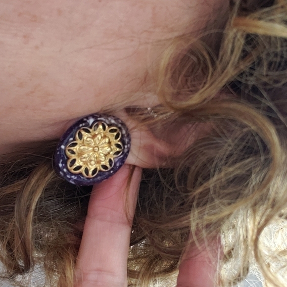 Clip on Earrings Purple Enamel Look and Gold Look - Picture 7 of 7